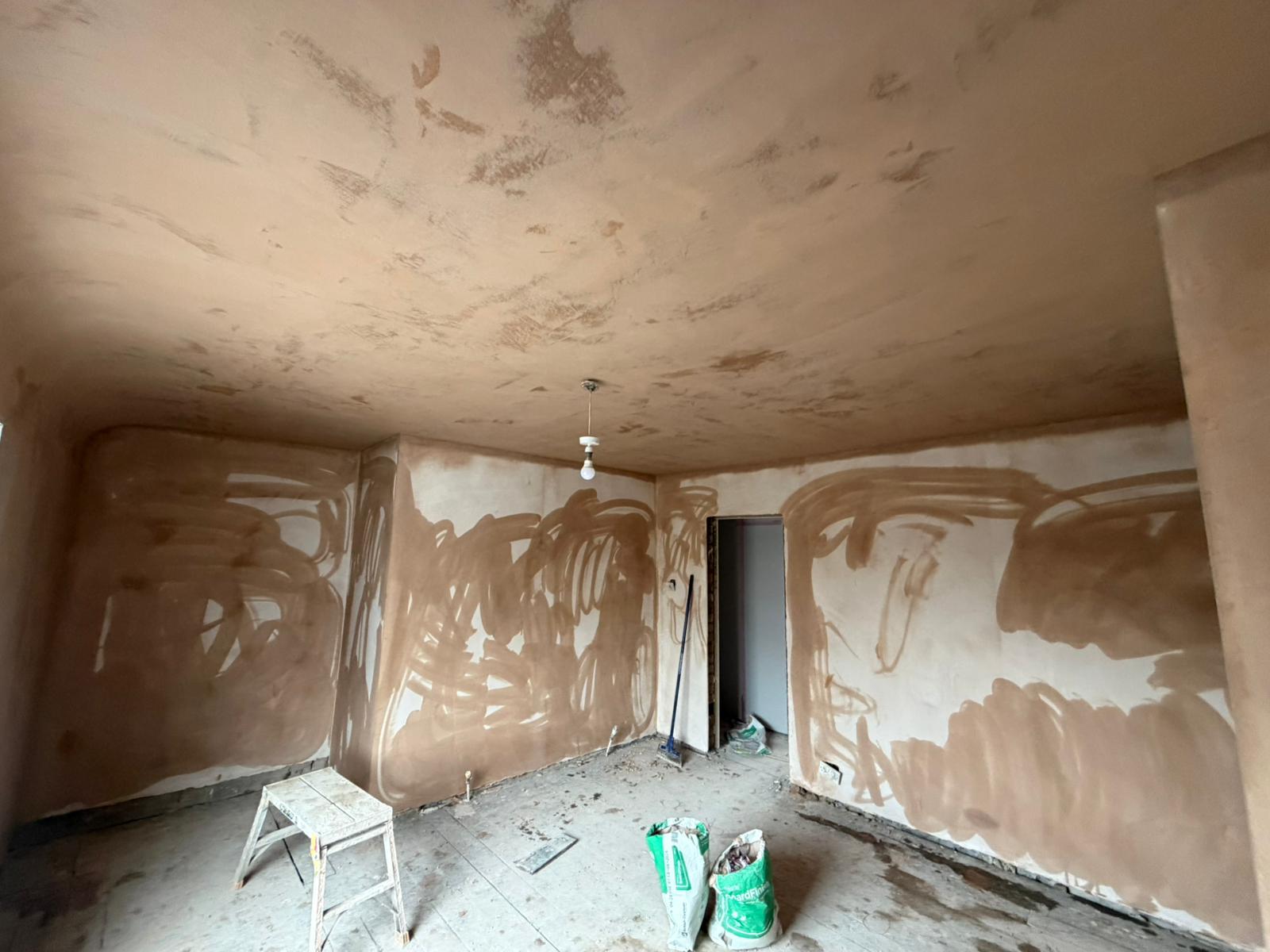 Ceiling and walls skimmed